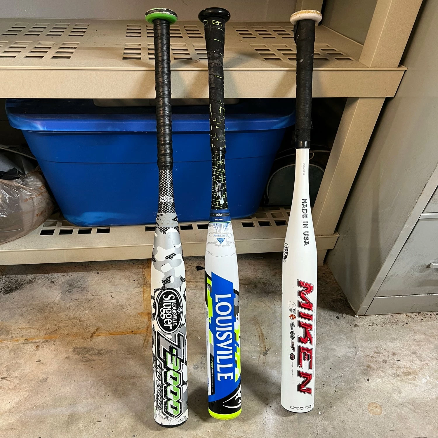 LOUISVILLE SLUGGER Hot Softball Bats Z3000, Z4, Super Freak 98 3 LOUISVILLE SLUGGER Hot Softball Bats Z3000, Z4, Super Freak 98 - Image 3