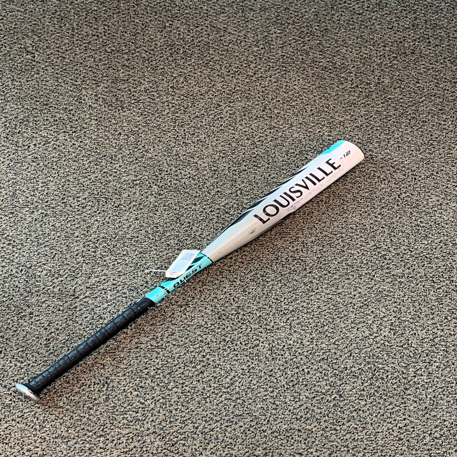 Used Louisville Slugger Quest Bat Alloy Bat -12 16OZ 28" 1 Used Louisville Slugger Quest Bat Alloy Bat -12 16OZ 28"