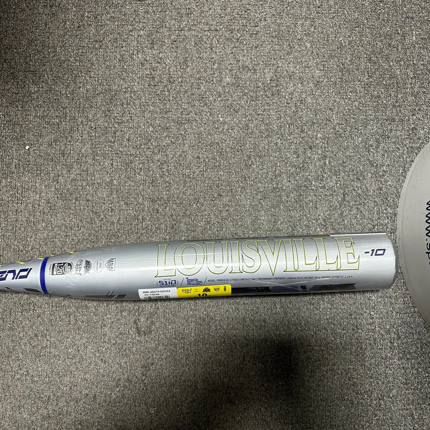 New Louisville Slugger (-10) 24 Oz 34" Xeno Bat 1 New Louisville Slugger (-10) 24 Oz 34" Xeno Bat